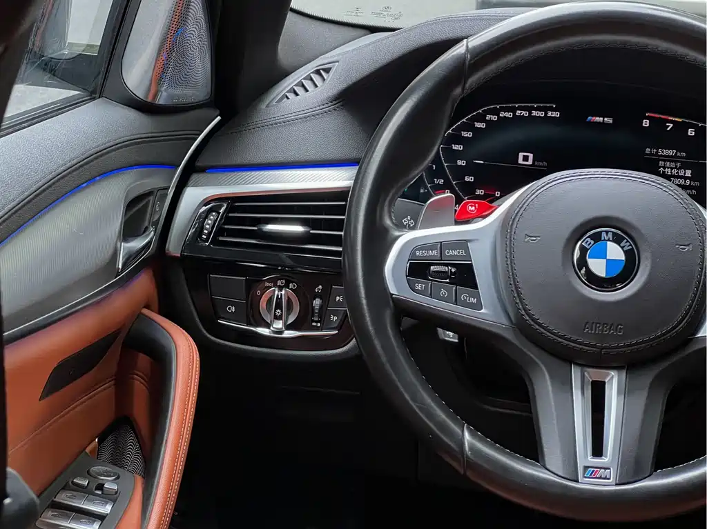 BMW M5 2021