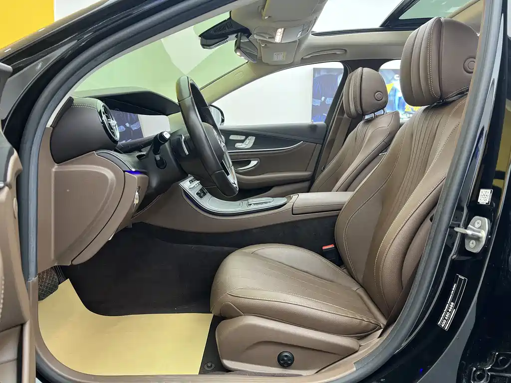 Mercedes-Benz E-Class 2022 E 300 L Fashion