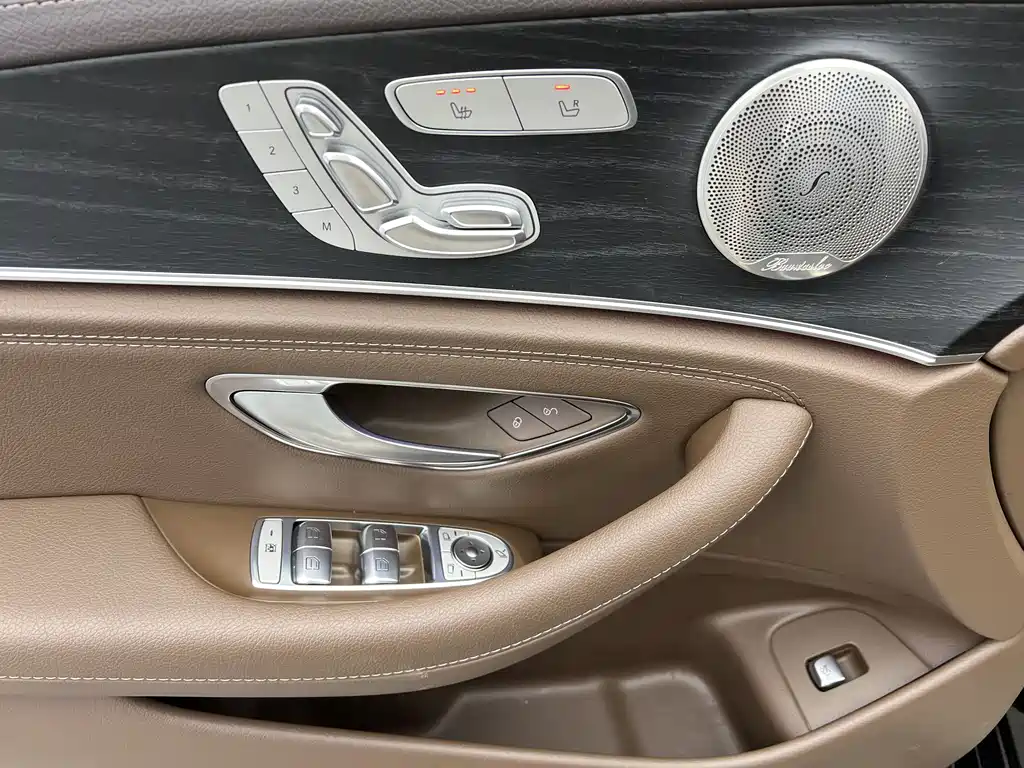 Mercedes-Benz E-Class 2022 E 300 L Fashion