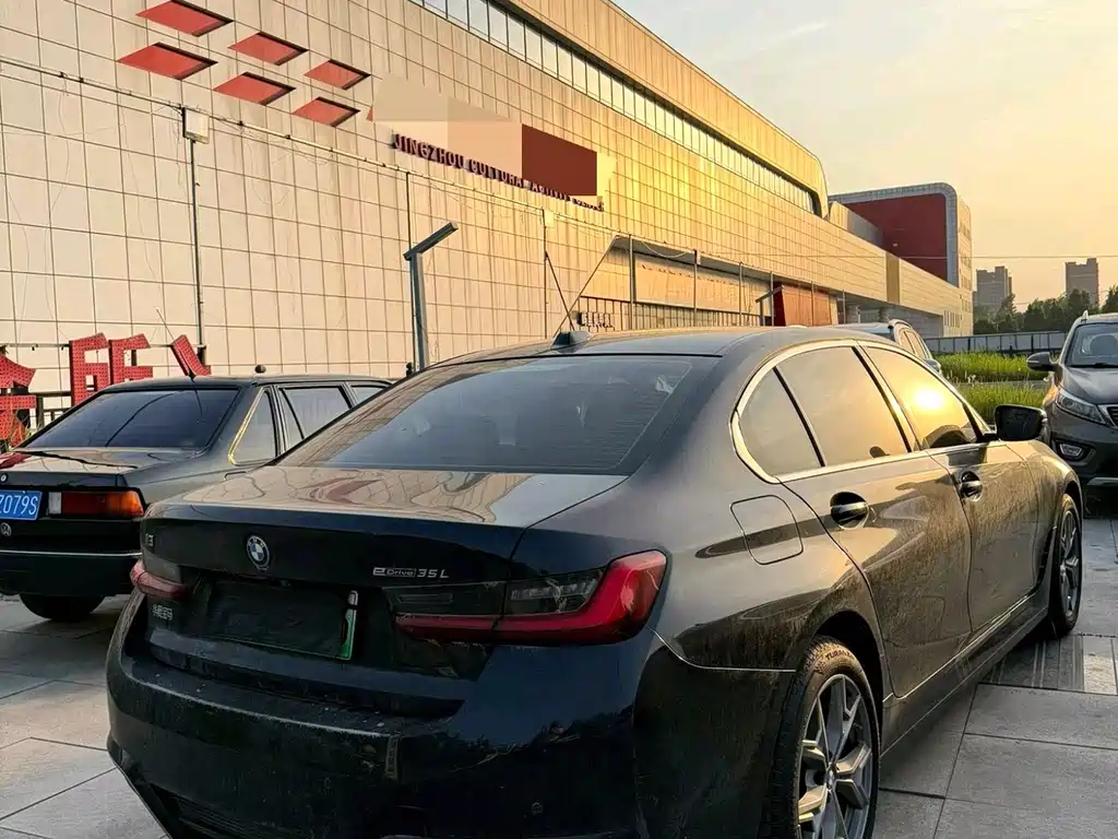 BMW i3 eDrive 35L 2022