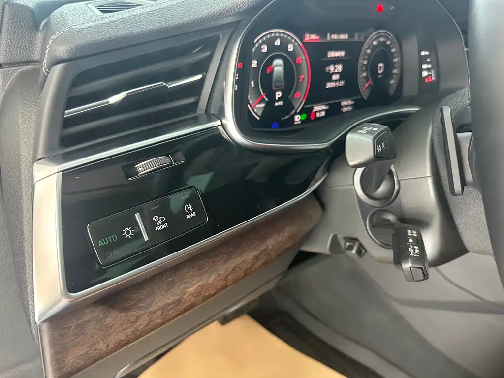 Audi Q7 2023 55 TFSI quattro S line Sport