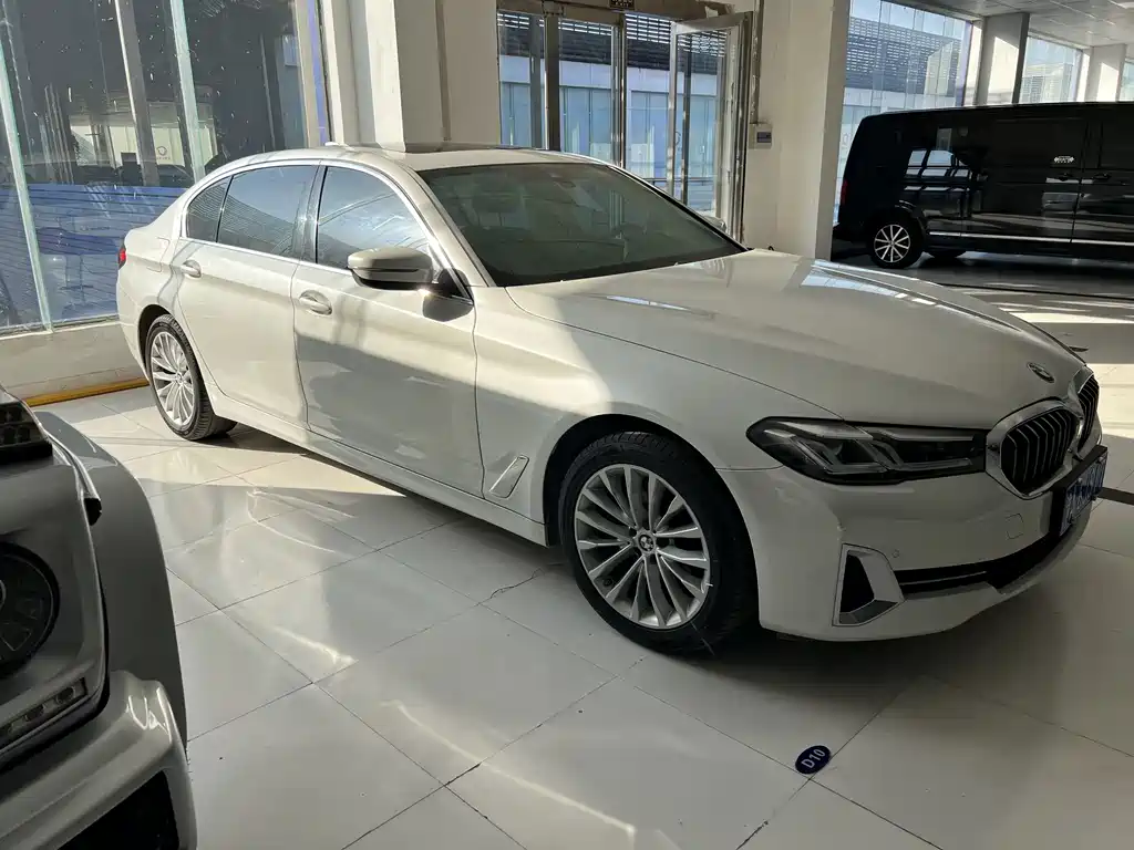 BMW 5 Series 2022 525Li Luxury Line