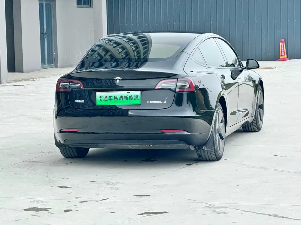 Tesla Model 3 2022 Rear-Wheel Drive