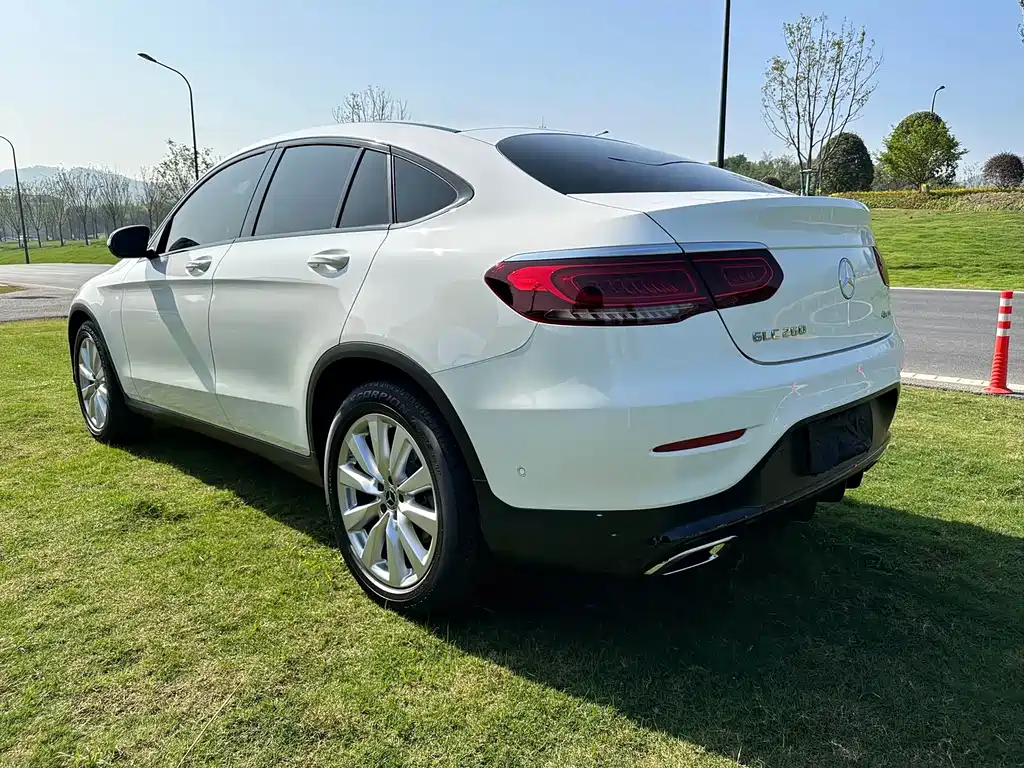 Mercedes-Benz GLC Coupe 2020 GLC 260 4MATIC Coupe SUV