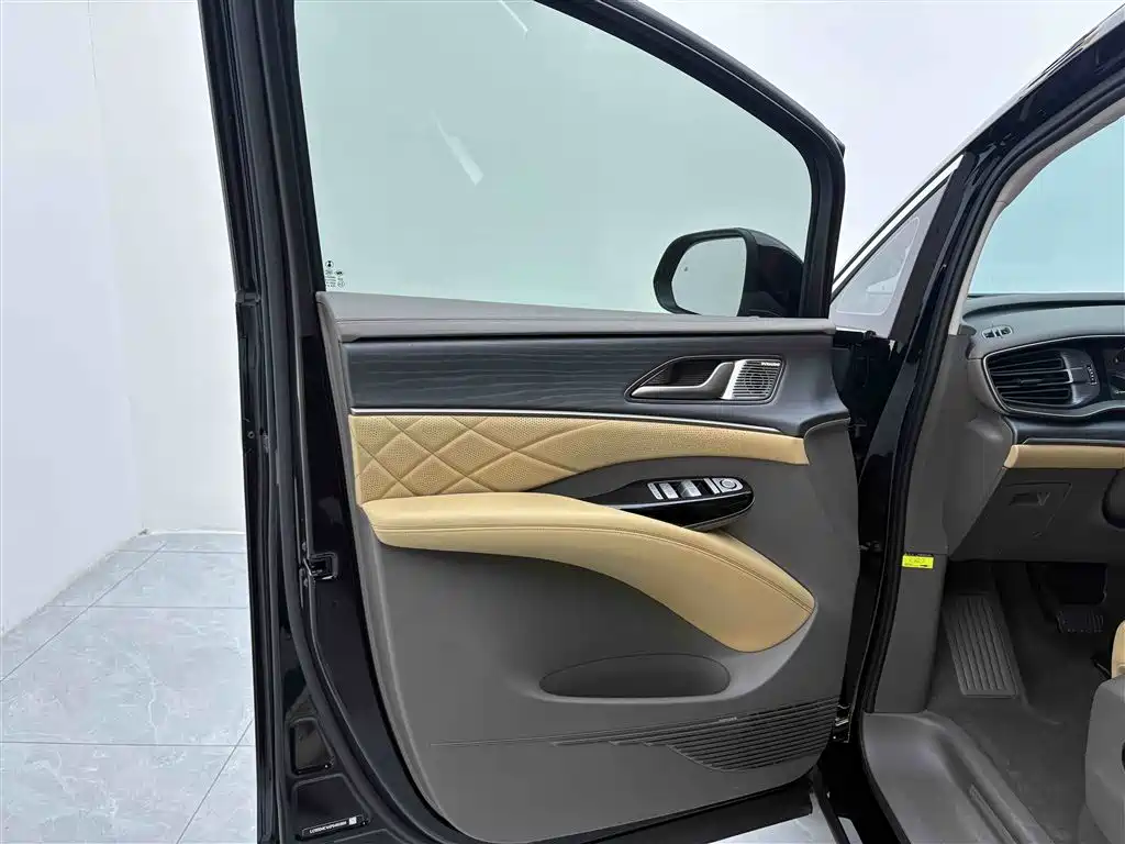 Denza D9 2022 DM-i 970 AWD Flagship
