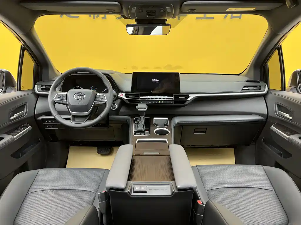 Sienna 2024 2.5L HEV Luxury Edition