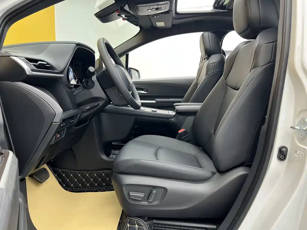 Sienna 2024 2.5L HEV Luxury Edition