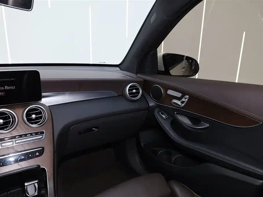 Mercedes-Benz GLC 2021 GLC 260 L 4MATIC Luxury