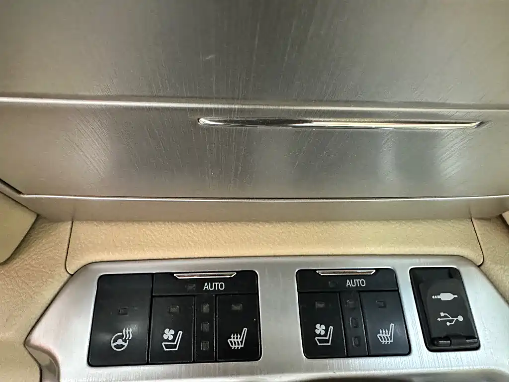 Land Cruiser 2016 4.6L Automatic VX-R