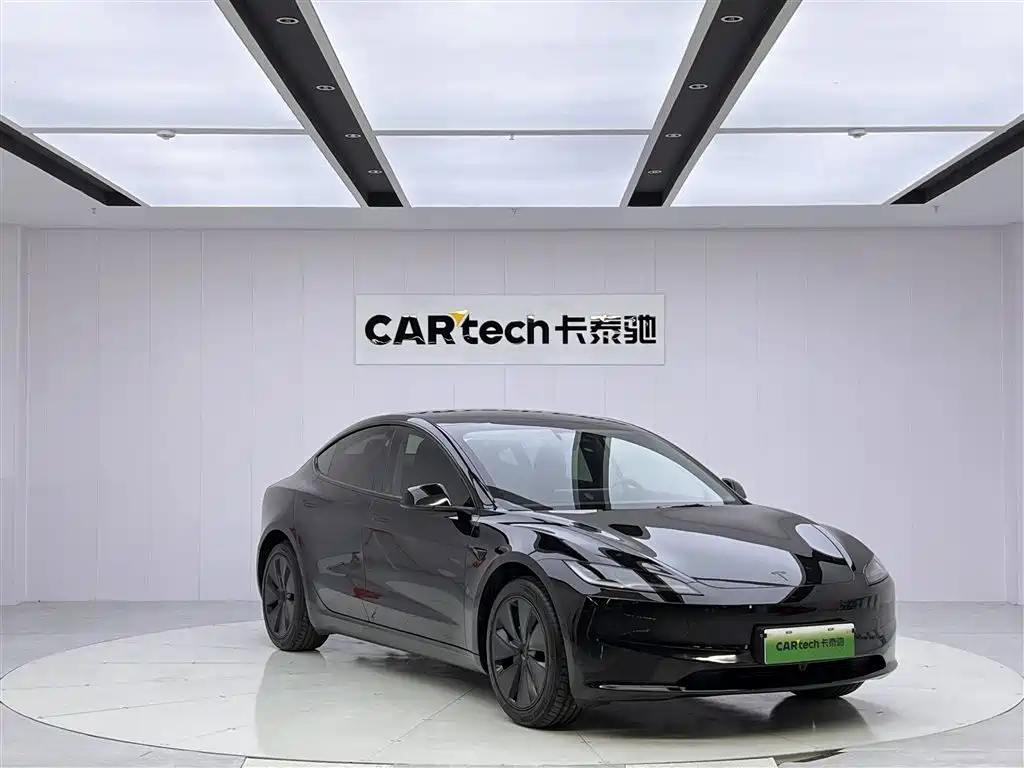 Tesla Model 3 2025 RWD