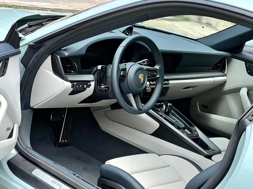 Porsche 911 2025 Carrera 3.0T