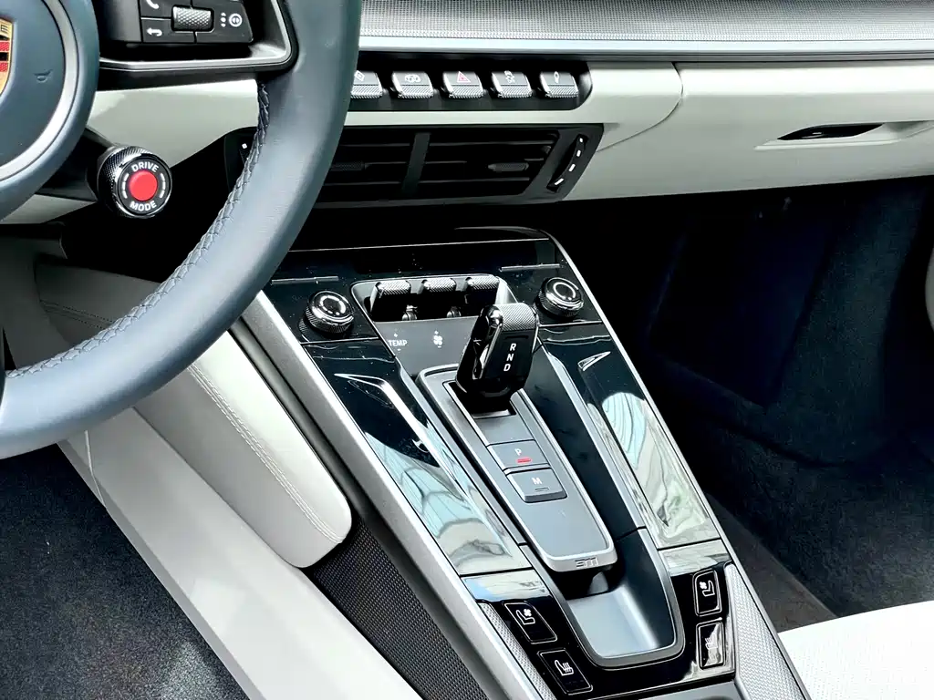 Porsche 911 2025 Carrera 3.0T
