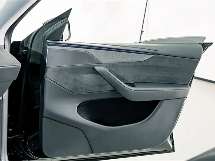 Model Y 2025 Long Range All-Wheel Drive