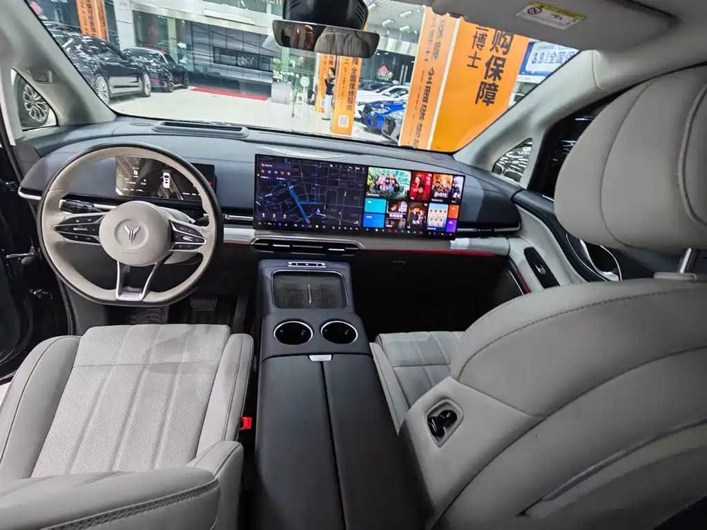 Voyah Dreamer 2025 PHEV AWD Premium Kunpeng Edition