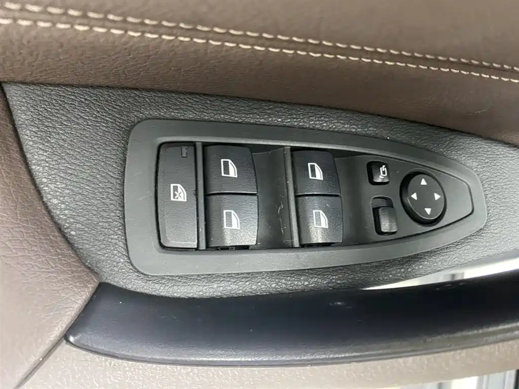 BMW X1 2020 sDrive25Li Leading Edition