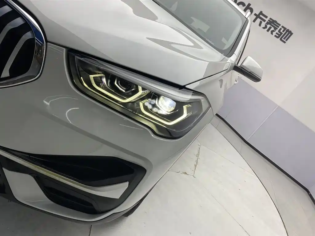 BMW X1 2020 sDrive25Li Leading Edition