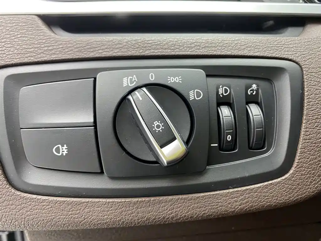 BMW X1 2020 sDrive25Li Leading Edition