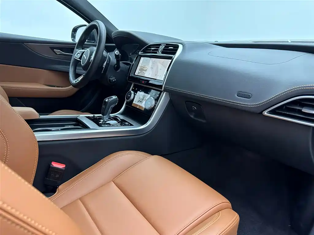 Jaguar XEL 2024 2.0T 250PS R-DYNAMIC S