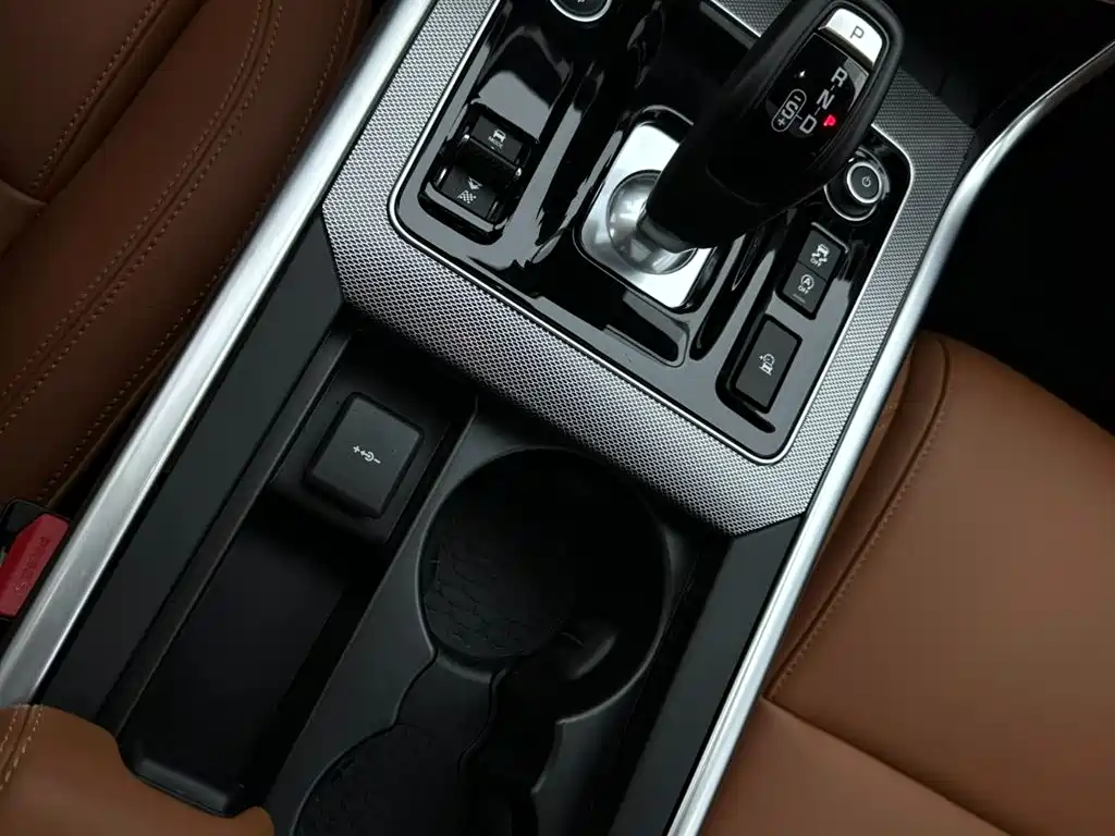 Jaguar XEL 2024 2.0T 250PS R-DYNAMIC S