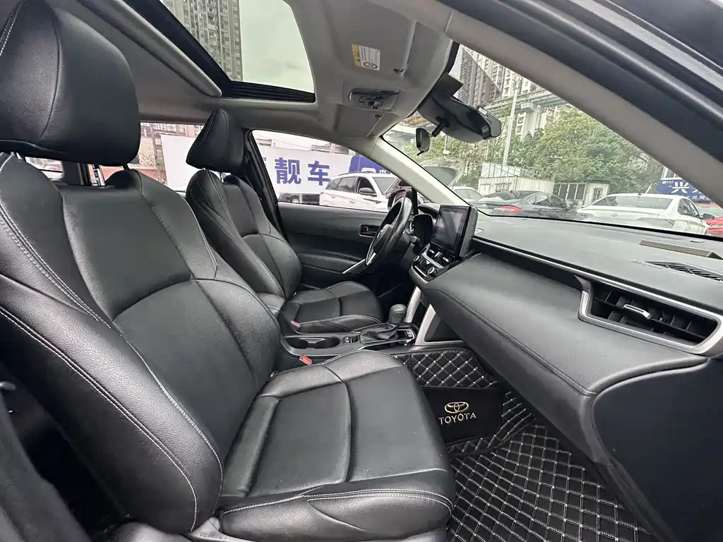 Toyota Frontlander 2023 2.0L CVT Leading