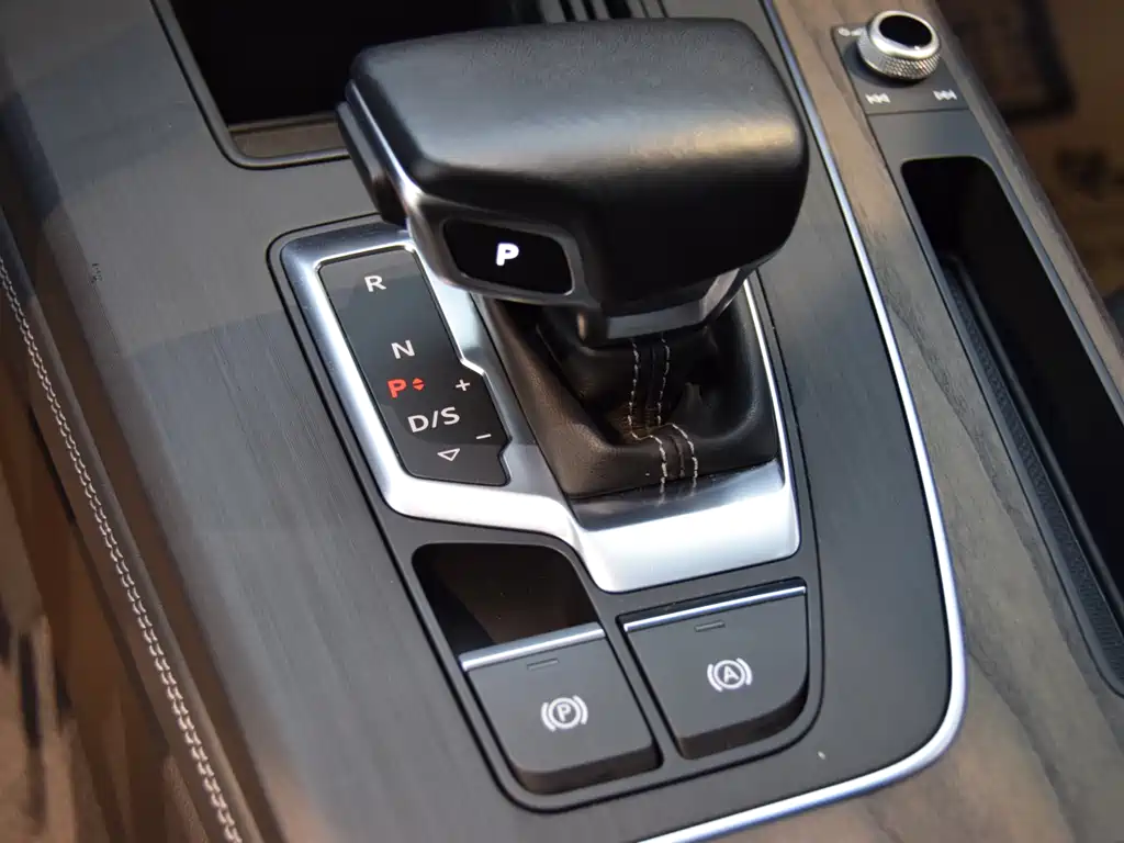 Audi Q5L 2022 Facelift 40 TFSI Premium