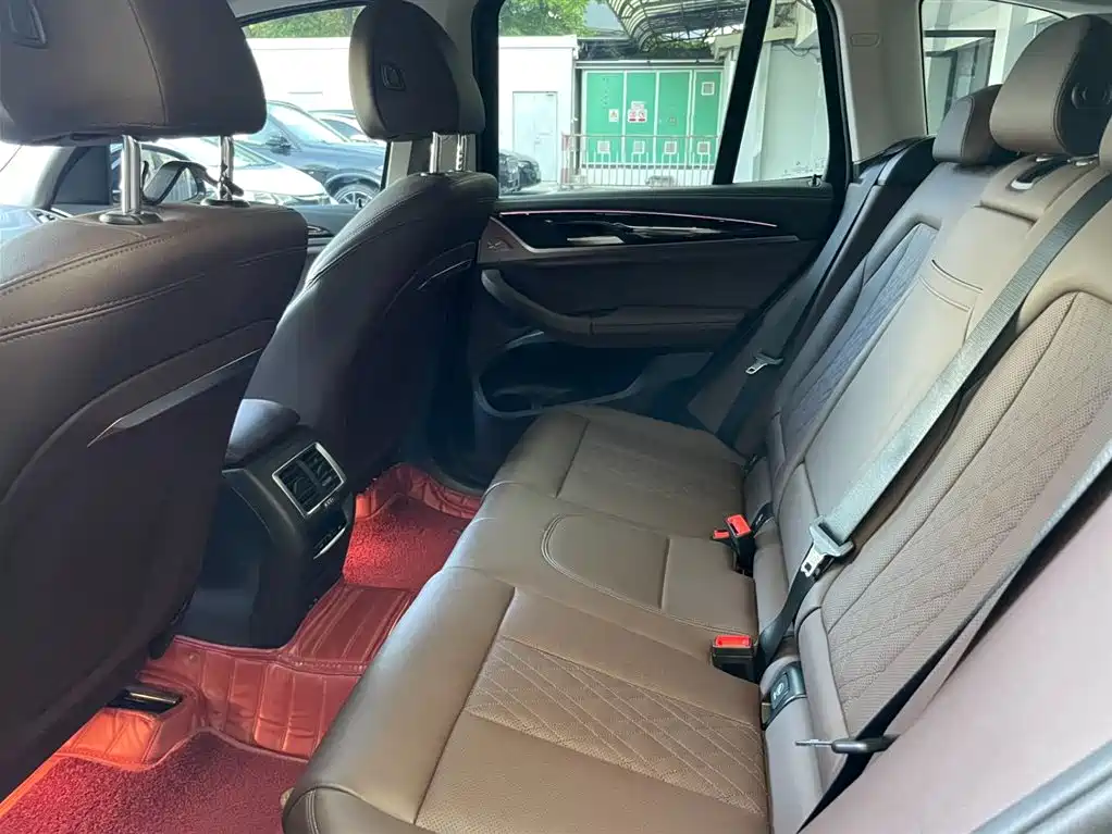 BMW iX3 2023 Leading Edition