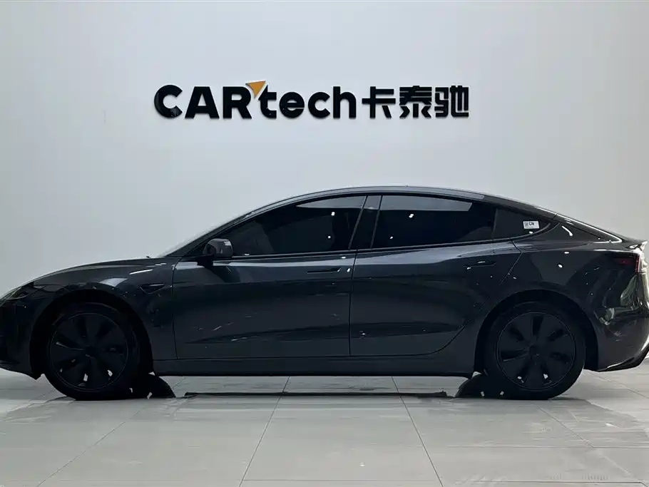 Model 3 2023 Rear-Wheel Drive