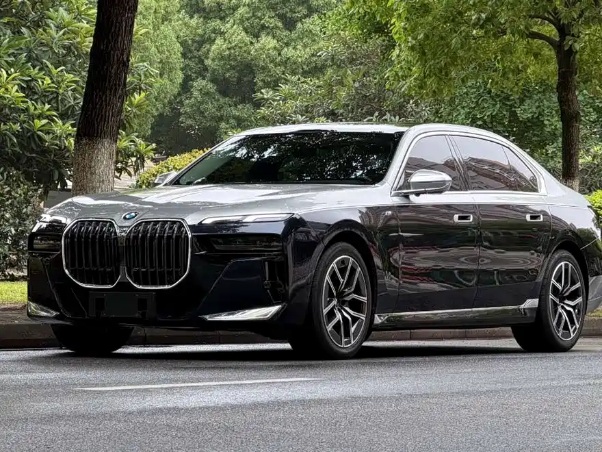 BMW 7 Series 2023 735Li M Sport Package