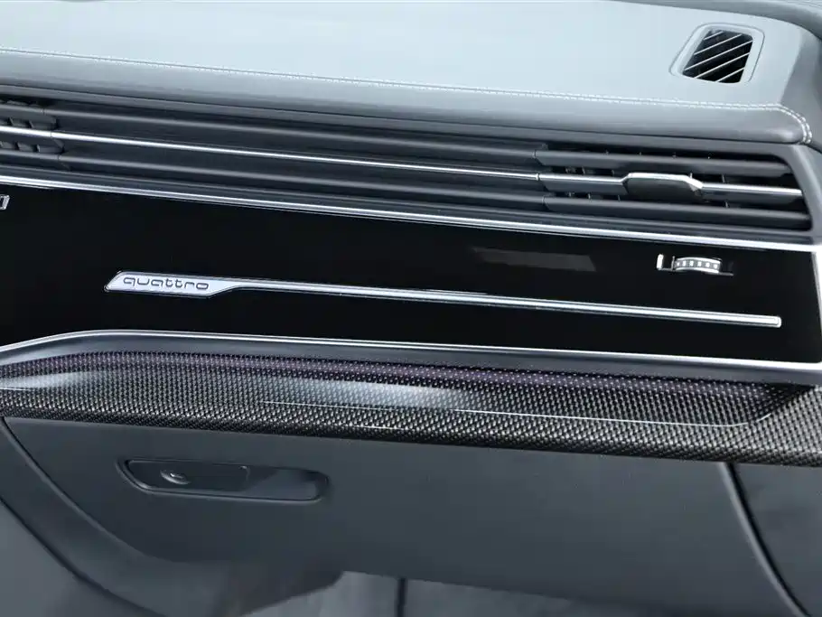 Audi SQ7 2024 4.0 TFSI Dark Knight Edition