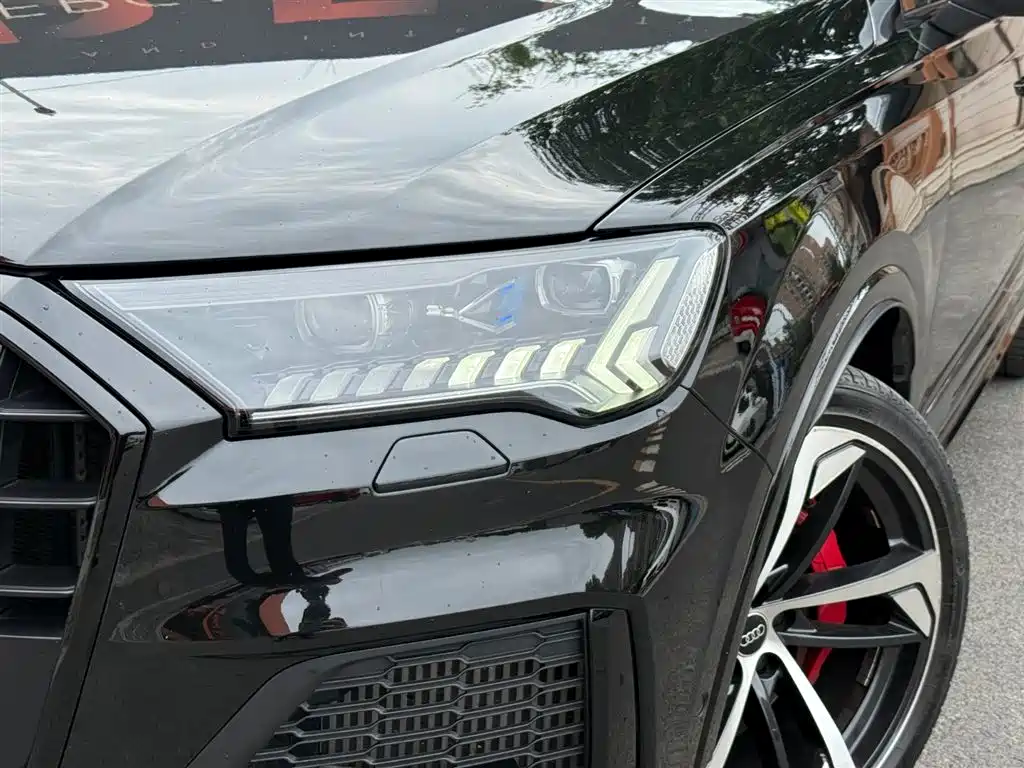 Audi SQ7 2024 4.0 TFSI Dark Knight Edition