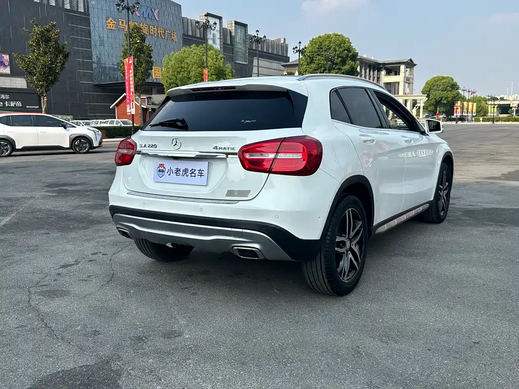 Mercedes-Benz GLA 220 4MATIC