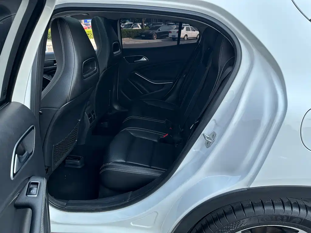 Mercedes-Benz GLA 220 4MATIC