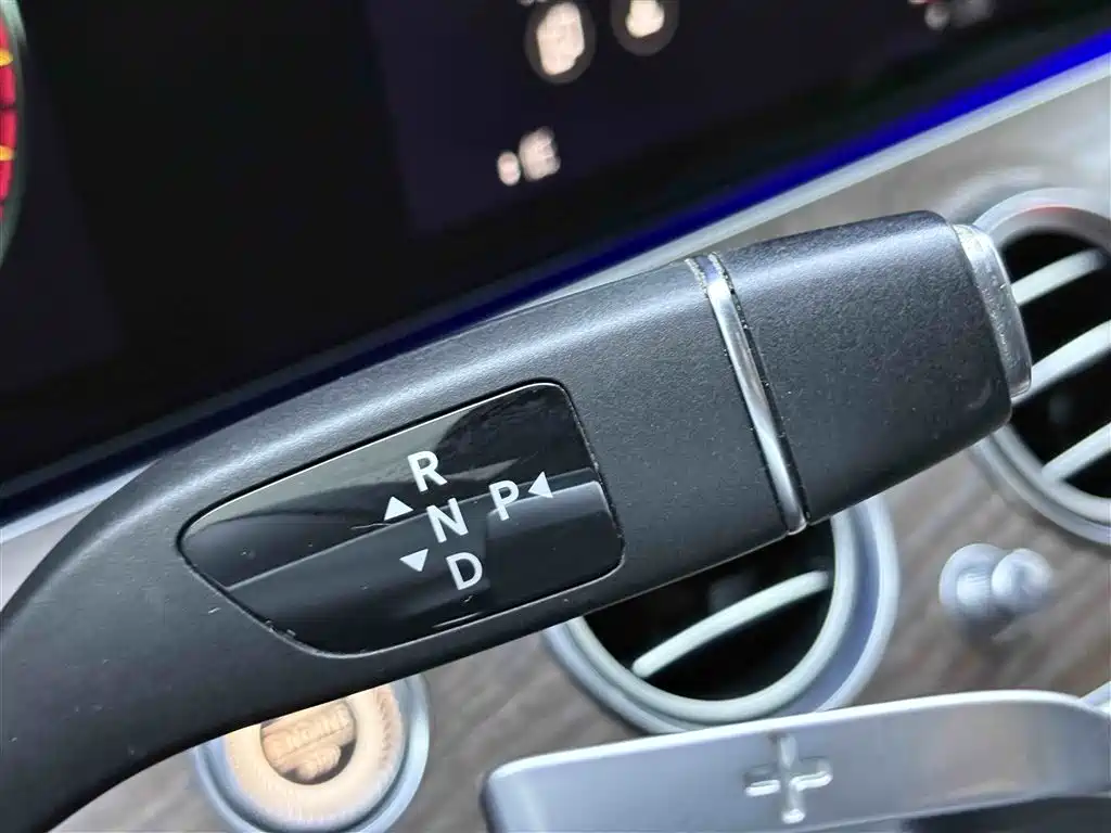 Mercedes-Benz E 260 L 2021