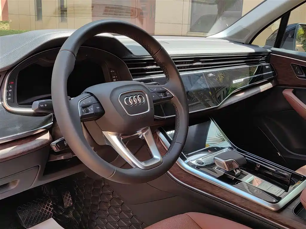 Audi Q7 2023 55 TFSI quattro S line Sport Edition