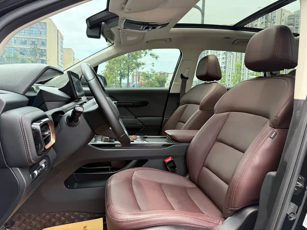 豪越 2022款 1.8TD DCT黑金限定版 7座 → Hao Yue 2022 1.8TD DCT Black Gold Limited Edition 7-Seater