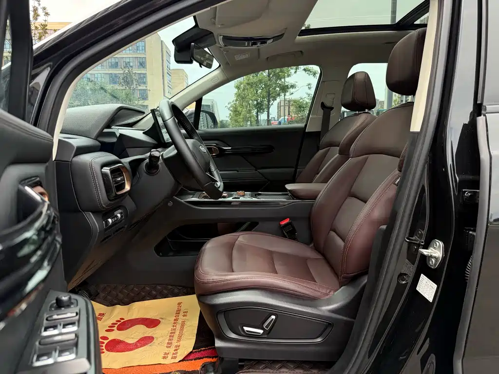 豪越 2022款 1.8TD DCT黑金限定版 7座 → Hao Yue 2022 1.8TD DCT Black Gold Limited Edition 7-Seater