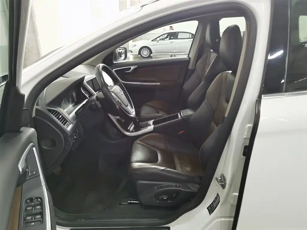 Volvo XC60 2015 T5 AWD Zhiyuan Edition