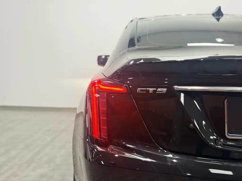 Cadillac CT5 2023 28T Luxury (Standard Edition)