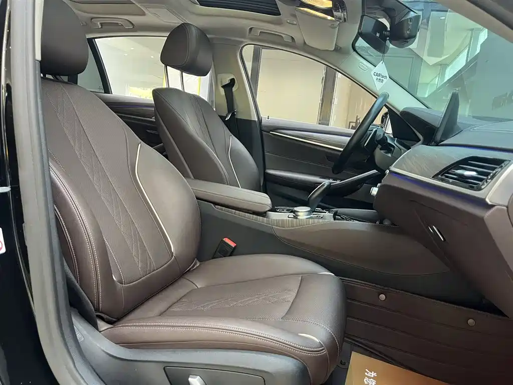 BMW 5 Series 2021 530Li xDrive Luxury Package