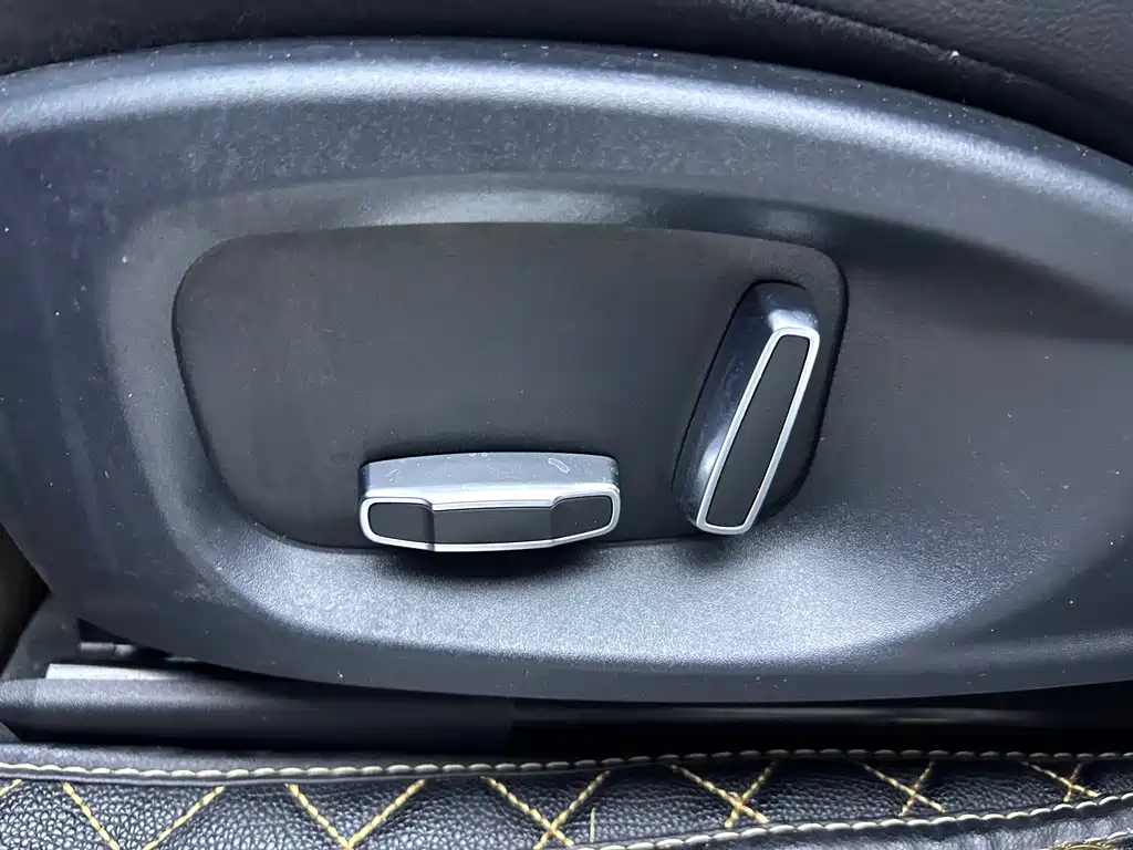 Jaguar F-PACE 2018 2.0T RWD Urban Prestige Edition