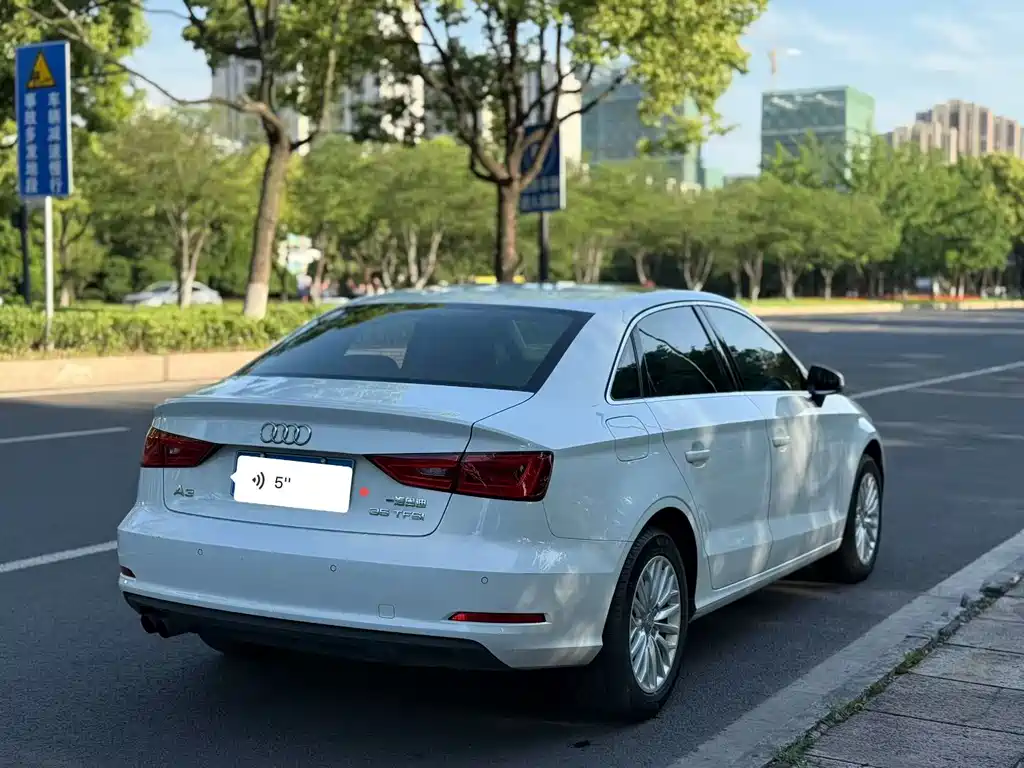 Audi A3 2016 Limousine 35 TFSI Premium