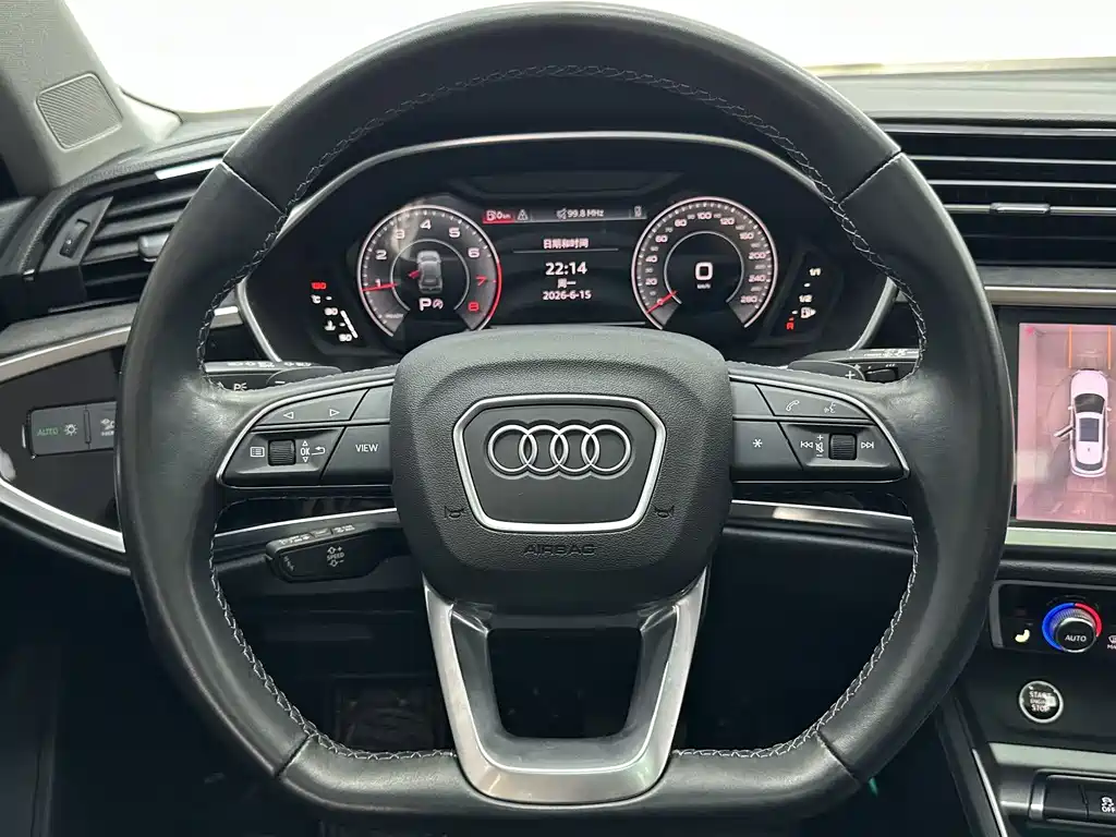 Audi Q3 2022 35 TFSI Sport