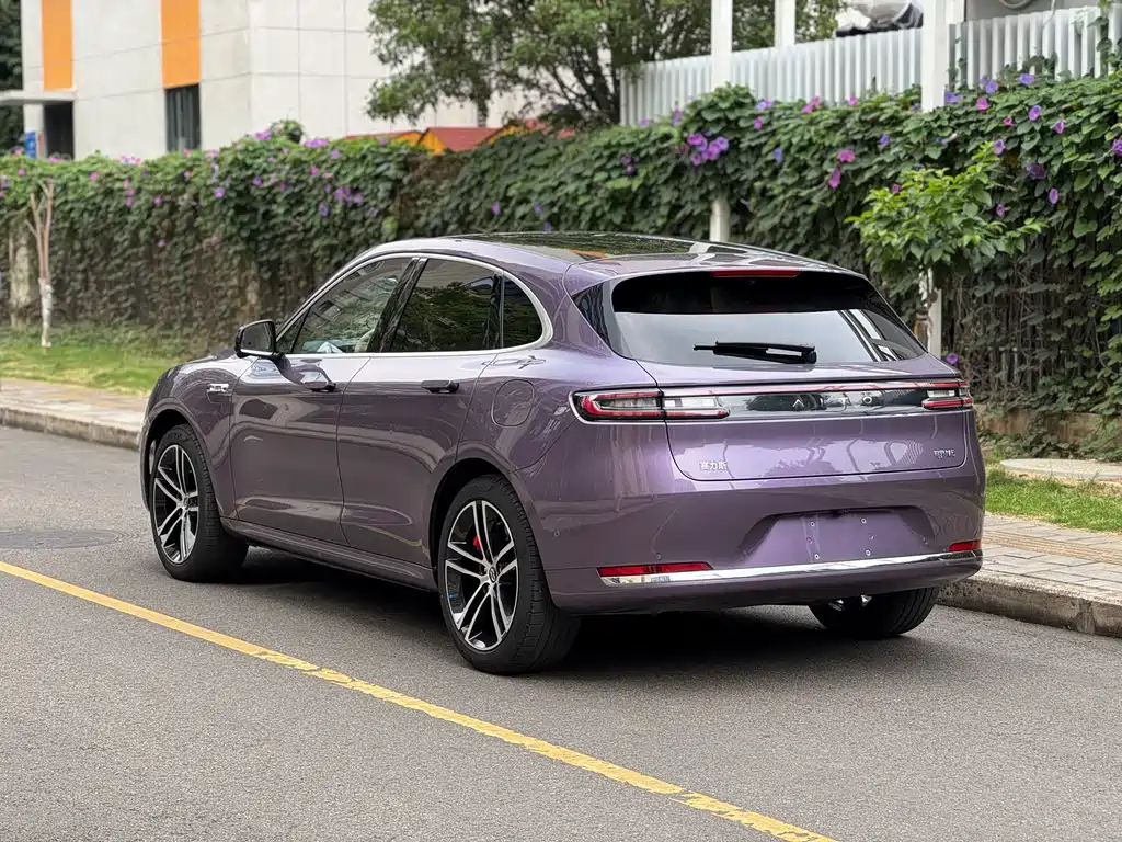 AITO M5 2025 EREV Ultra AWD