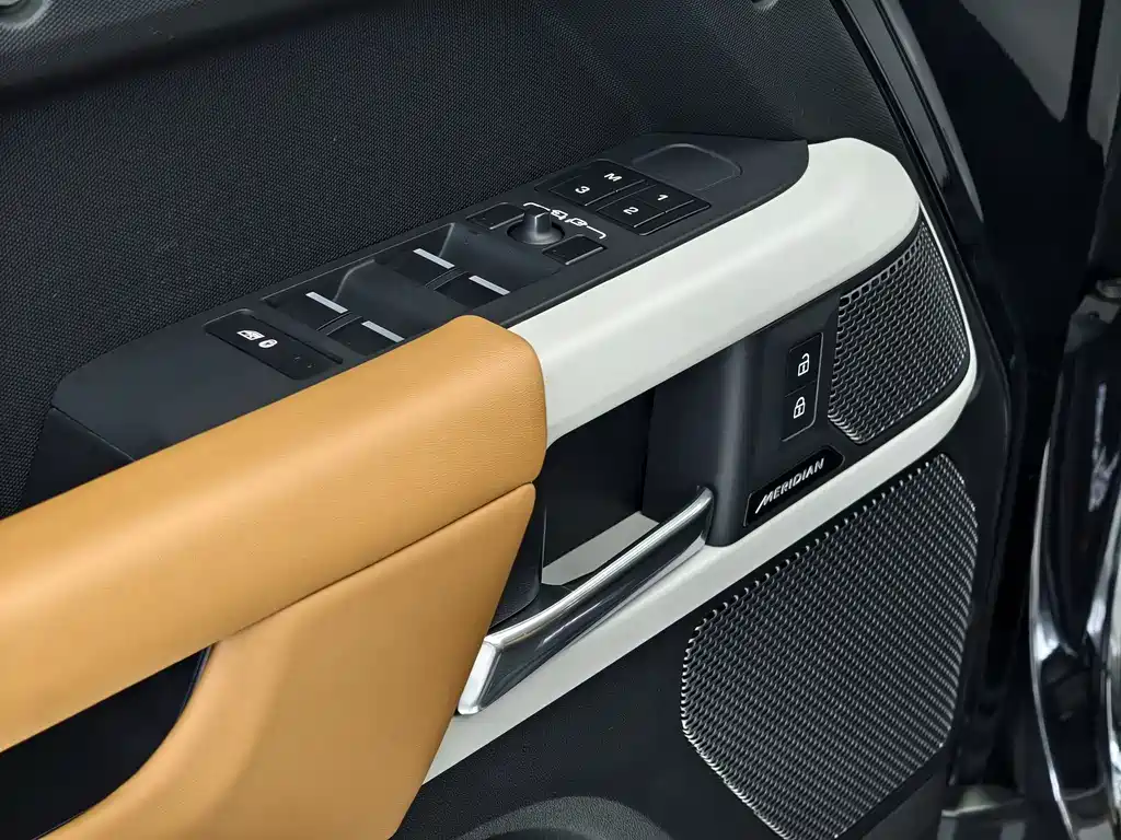 Land Rover Defender 2023 110 3.0T P400 X-DYNAMIC HSE