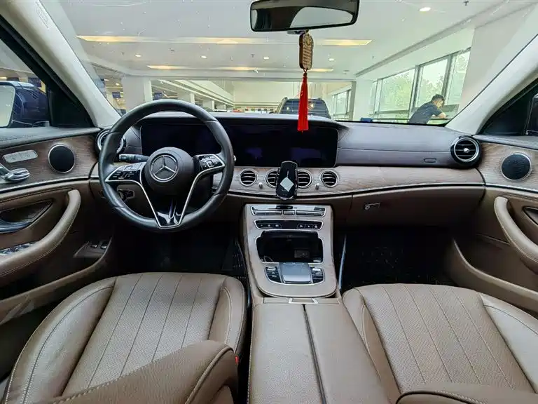 Mercedes-Benz E-Class E 350 e Plug-in Hybrid Sedan