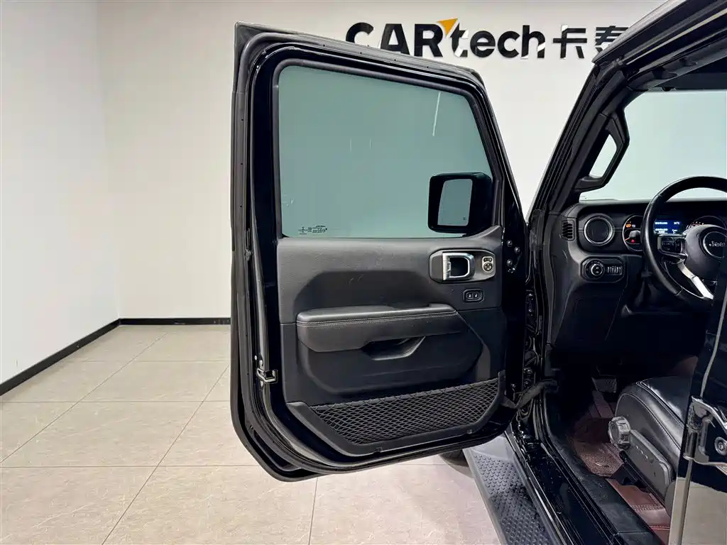 Jeep Wrangler 2021 2.0T Sahara Unlimited