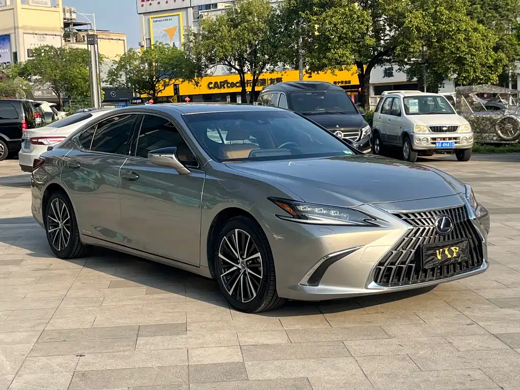 Lexus ES 2022 300h Premium Edition