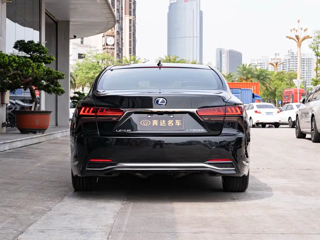 Lexus LS 500h Executive Edition 2021