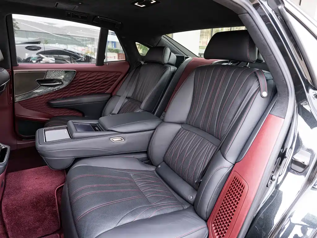 Lexus LS 500h Executive Edition 2021