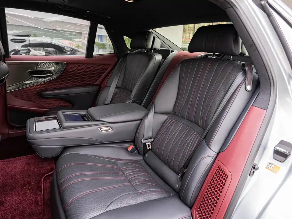 Lexus LS 500h Executive Edition 2021
